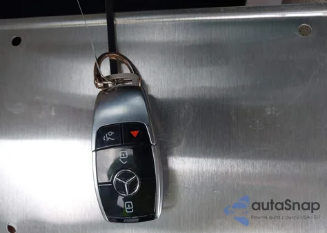 2017 Mercedes-Benz E 300 из США, поврежденный, VIN WDDZF4JB2HA104966